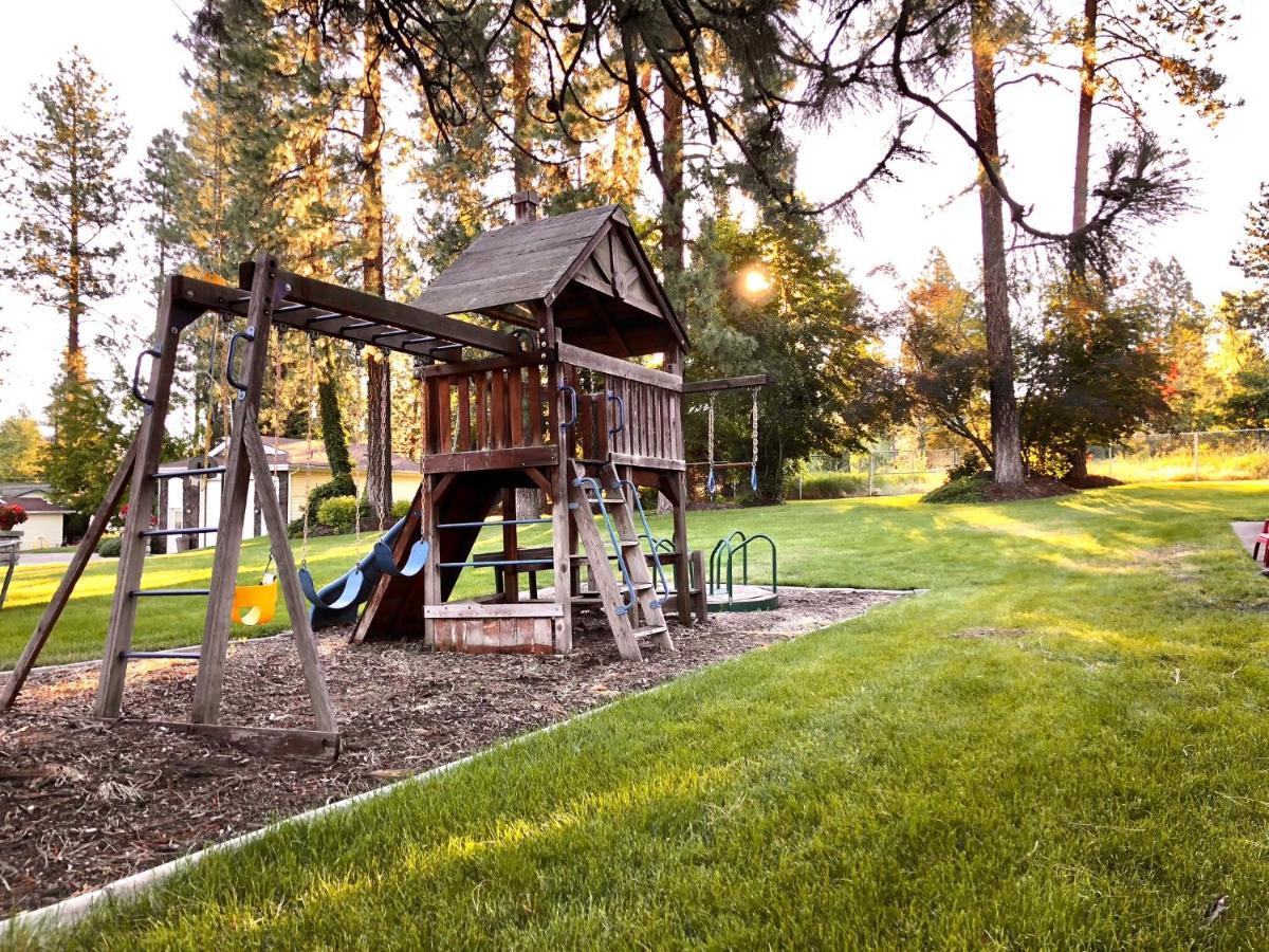 The Base Camp Villa Spokane Bagian luar foto