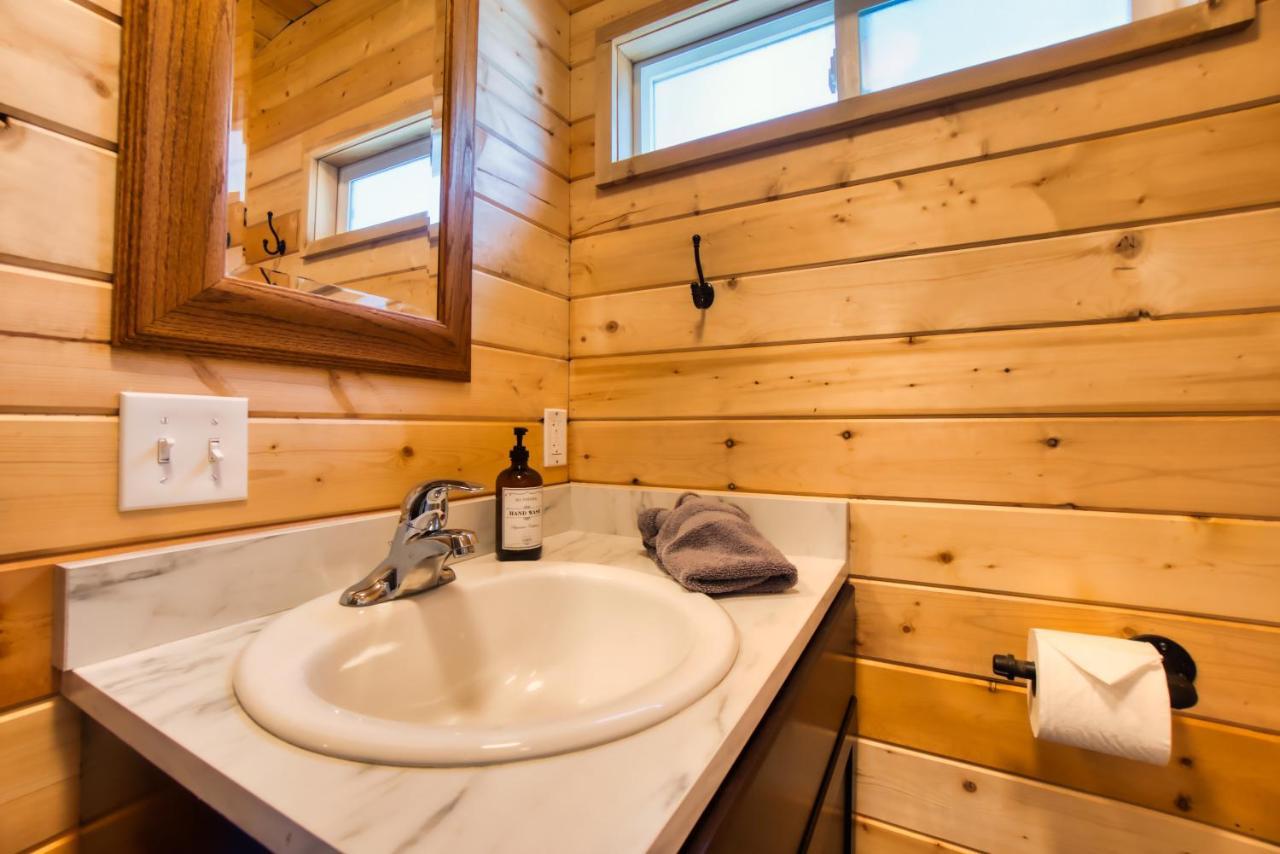 The Base Camp Villa Spokane Bagian luar foto