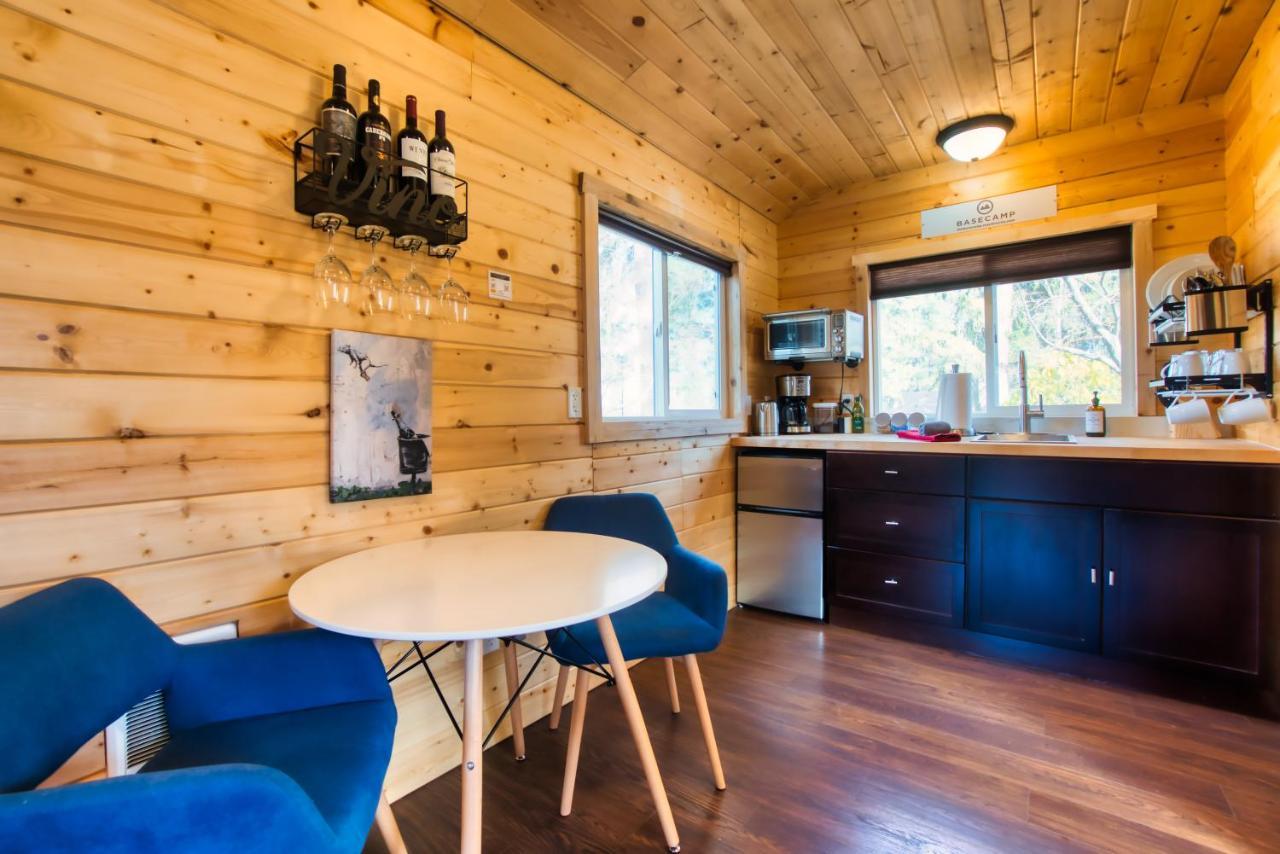 The Base Camp Villa Spokane Bagian luar foto